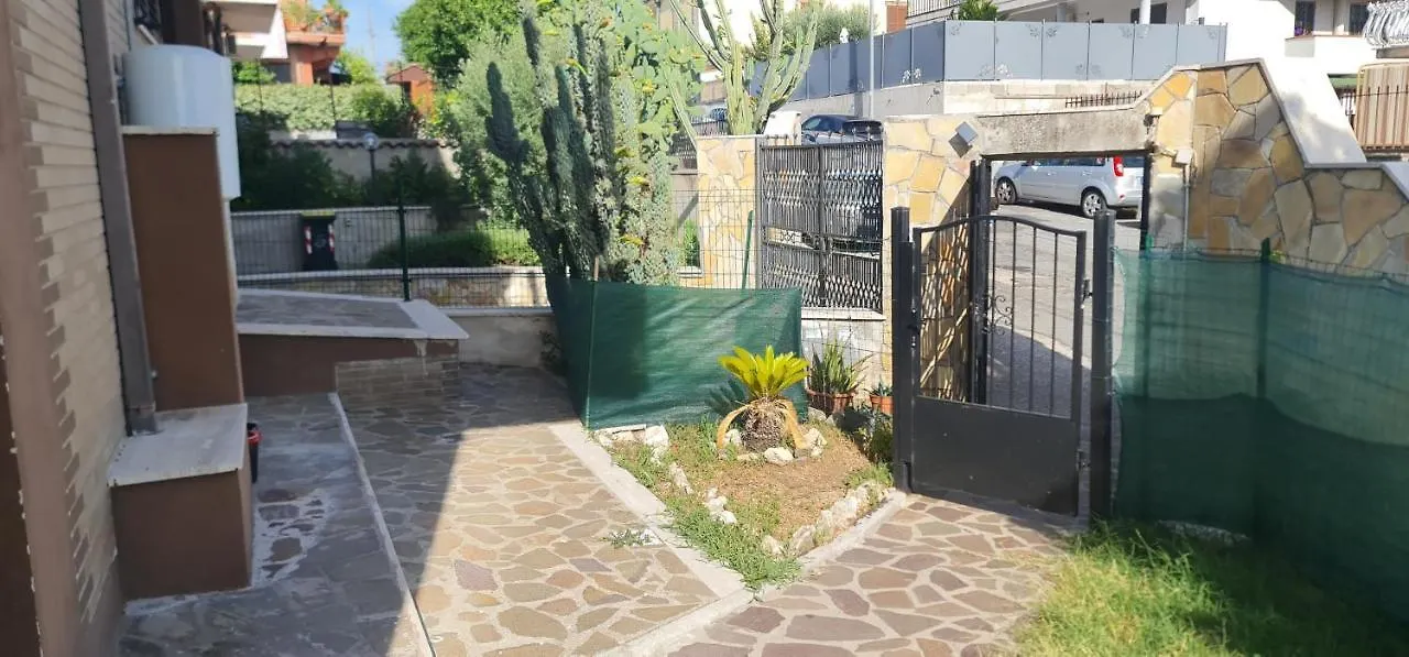 Casa vacanze Appartamento Con Giardino Roma Italia