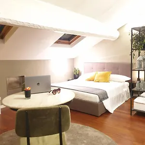 Vico - Corso 11 , Milano Italia